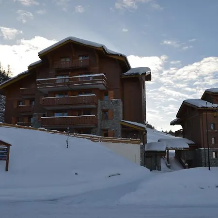 De Montalbert 22b In Out 4-6 Pers * La Plagne